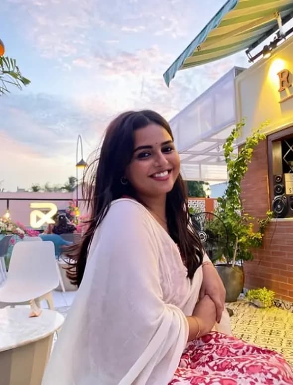 Featured image for Hot Thamizhvani Instagram Model Nude Teasing In Blue Pink Bikini Leaked Video